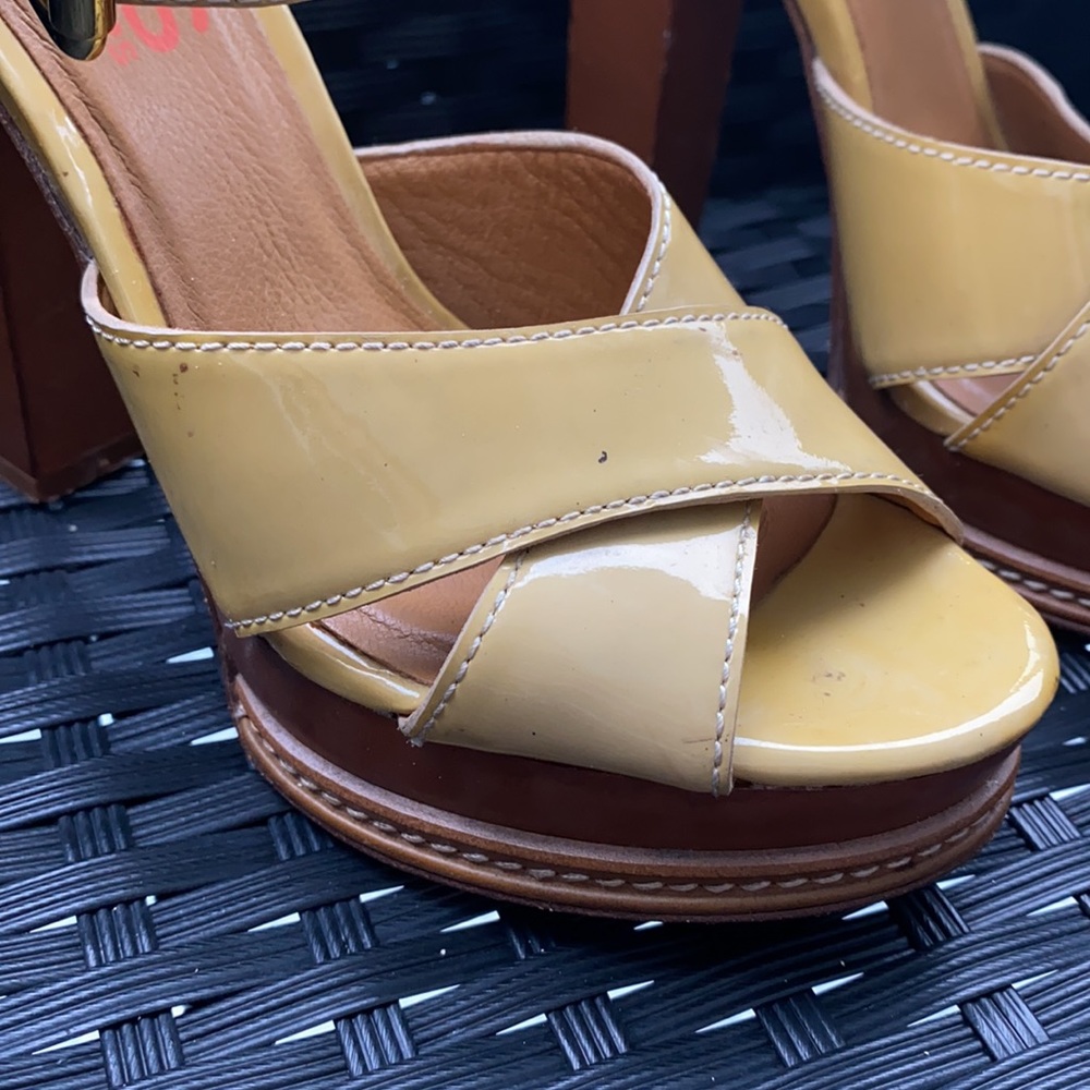 Nude‎ patent leather Michael Kors platform heels - Picture 7 of 8